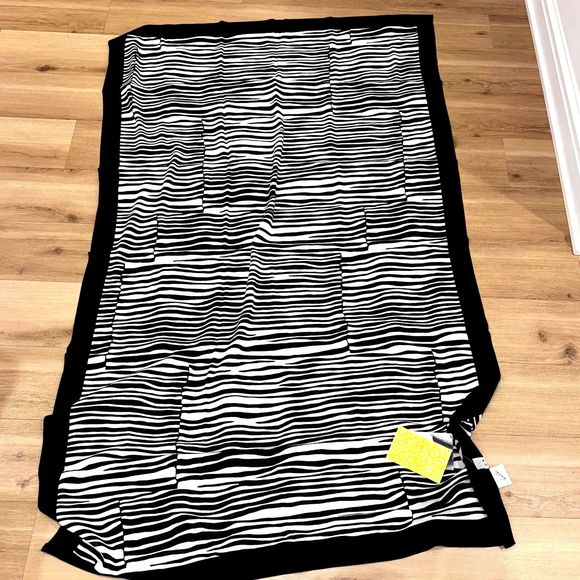 Linda Dano Vintage Black and White Zebra Print Shawl - New with Tags - Picture 2 of 10